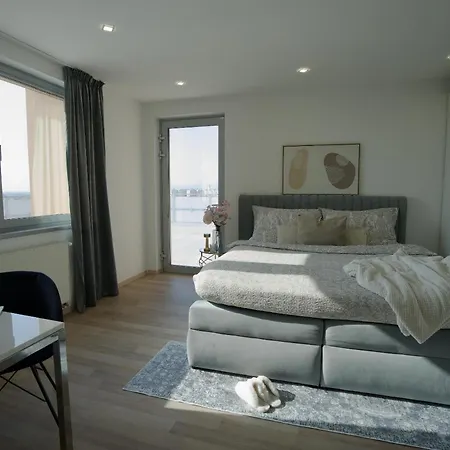 Luxusny Penthouse Nad Jazerami 230 M2, 2x Garaz, Wifi Апартаменты Сенец
