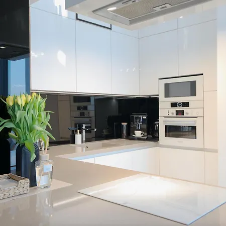 Luxusny Penthouse Nad Jazerami 230 M2, 2x Garaz, Wifi Апартаменты
