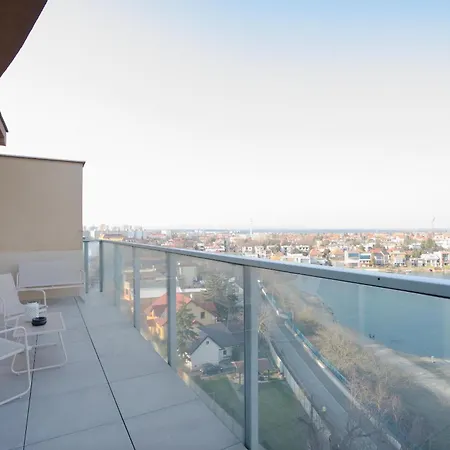 Luxusny Penthouse Nad Jazerami 230 M2, 2x Garaz, Wifi Apartment Senec