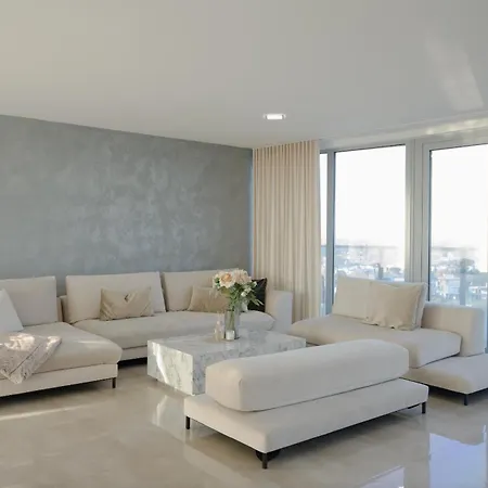 Luxusny Penthouse Nad Jazerami 230 M2, 2x Garaz, Wifi * Senec