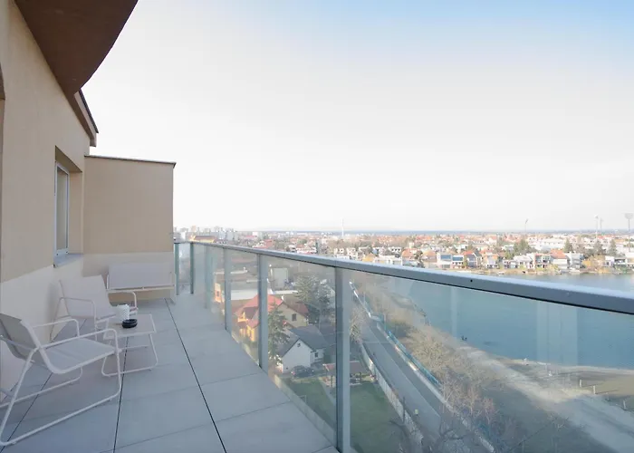 Luxusný Penthouse Nad Jazerami 230 M2, 2x Garáž, Wifi Appartamento Senec