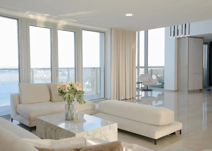 Luxusný Penthouse Nad Jazerami 230 M2, 2x Garáž, Wifi