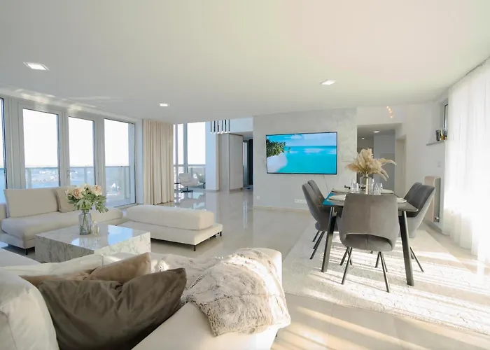 Appartamento Luxusný Penthouse Nad Jazerami 230 M2, 2x Garáž, Wifi Senec