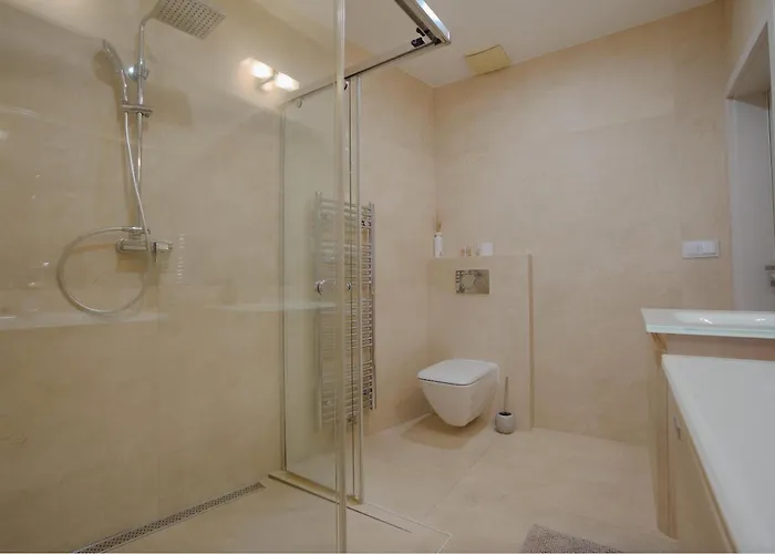 Appartamento Luxusný Penthouse Nad Jazerami 230 M2, 2x Garáž, Wifi Senec