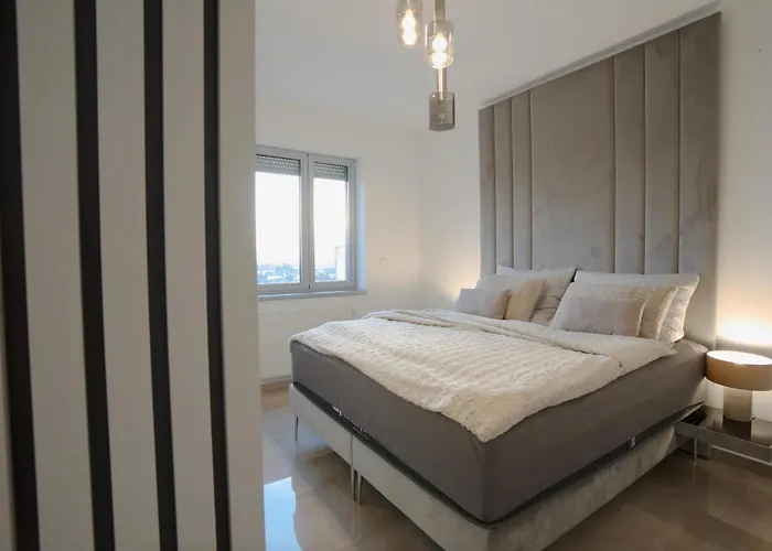 Luxusný Penthouse Nad Jazerami 230 M2, 2x Garáž, Wifi Senec