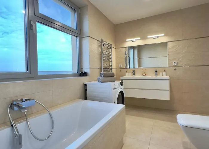 Luxusný Penthouse Nad Jazerami 230 M2, 2x Garáž, Wifi Appartamento Senec