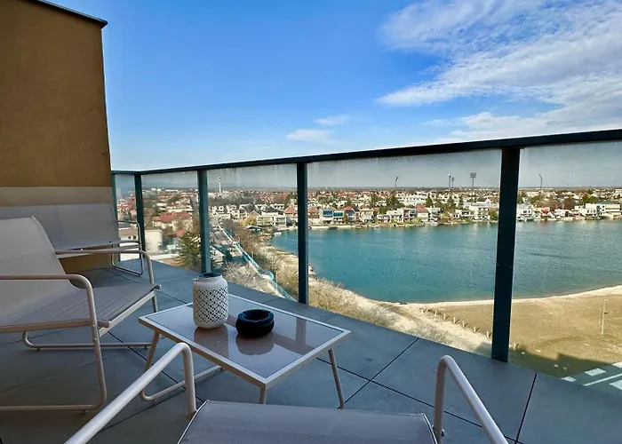 Luxusný Penthouse Nad Jazerami 230 M2, 2x Garáž, Wifi Senec